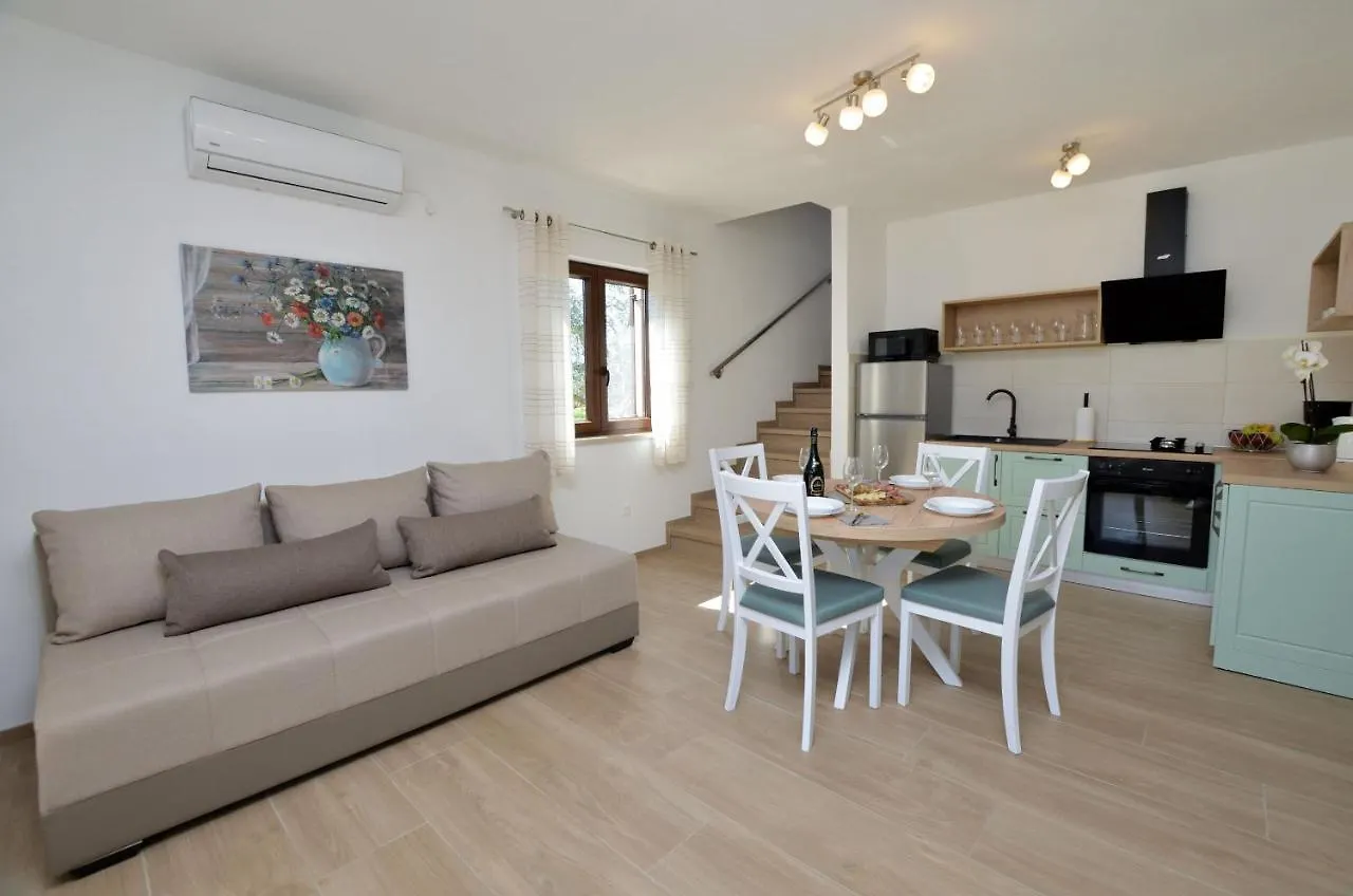 Villa Danci Lasci 0*,  Croatia